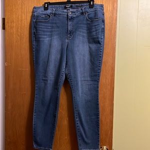 COPY - Nine West 20W regular High arise Skinny Jeans. 27” inseam